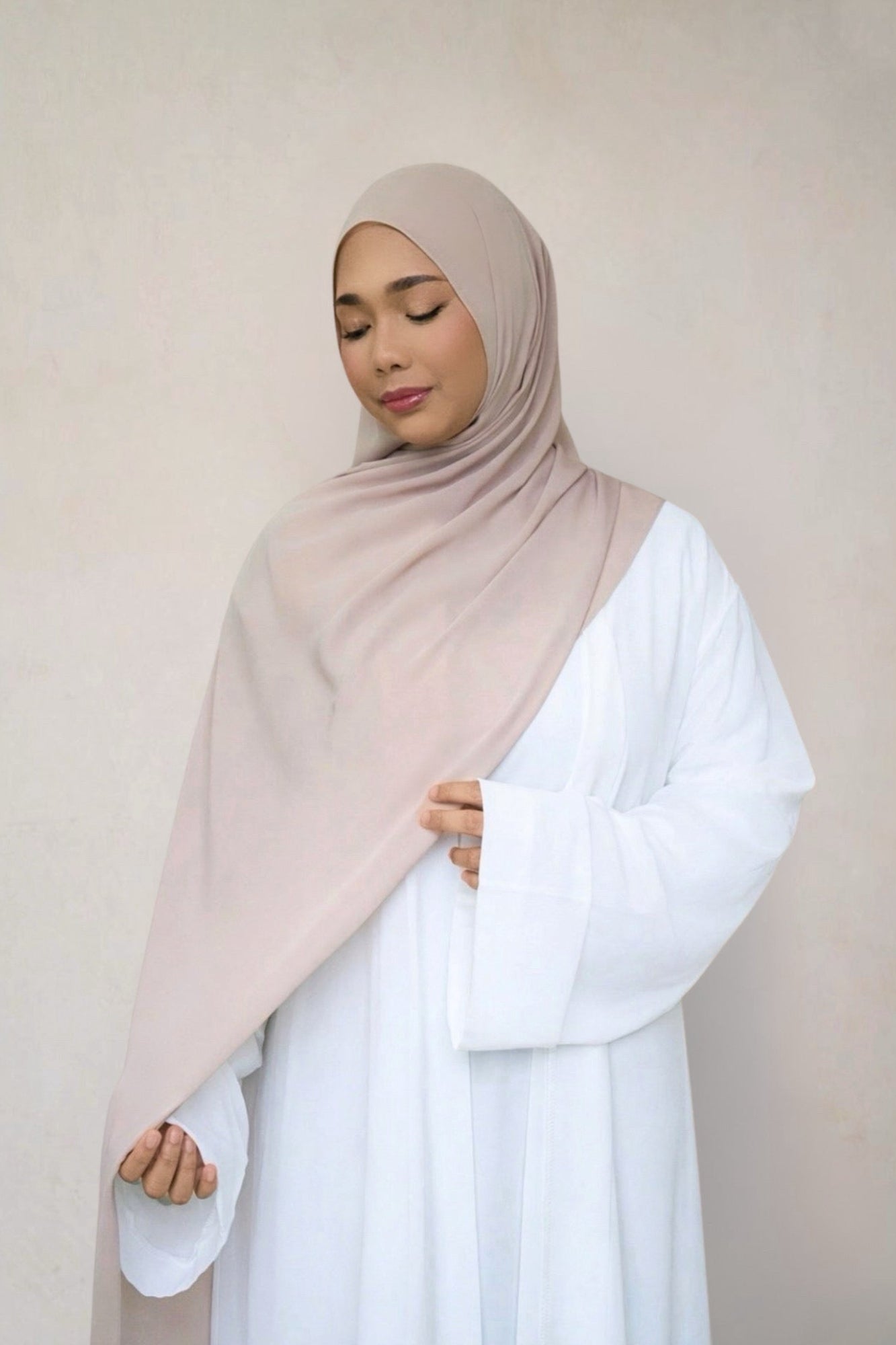 NURA Shawl (Warm Almond)